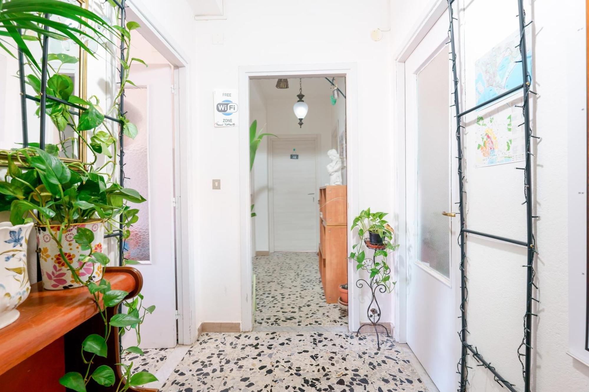 B&B Pothos - Eng Ita - Air Conditioning Wi-Fi Fridge Netflix Local Guide - Aria Condizionata, Frigo, Internet, Guida Locale Cagliari Eksteriør bilde
